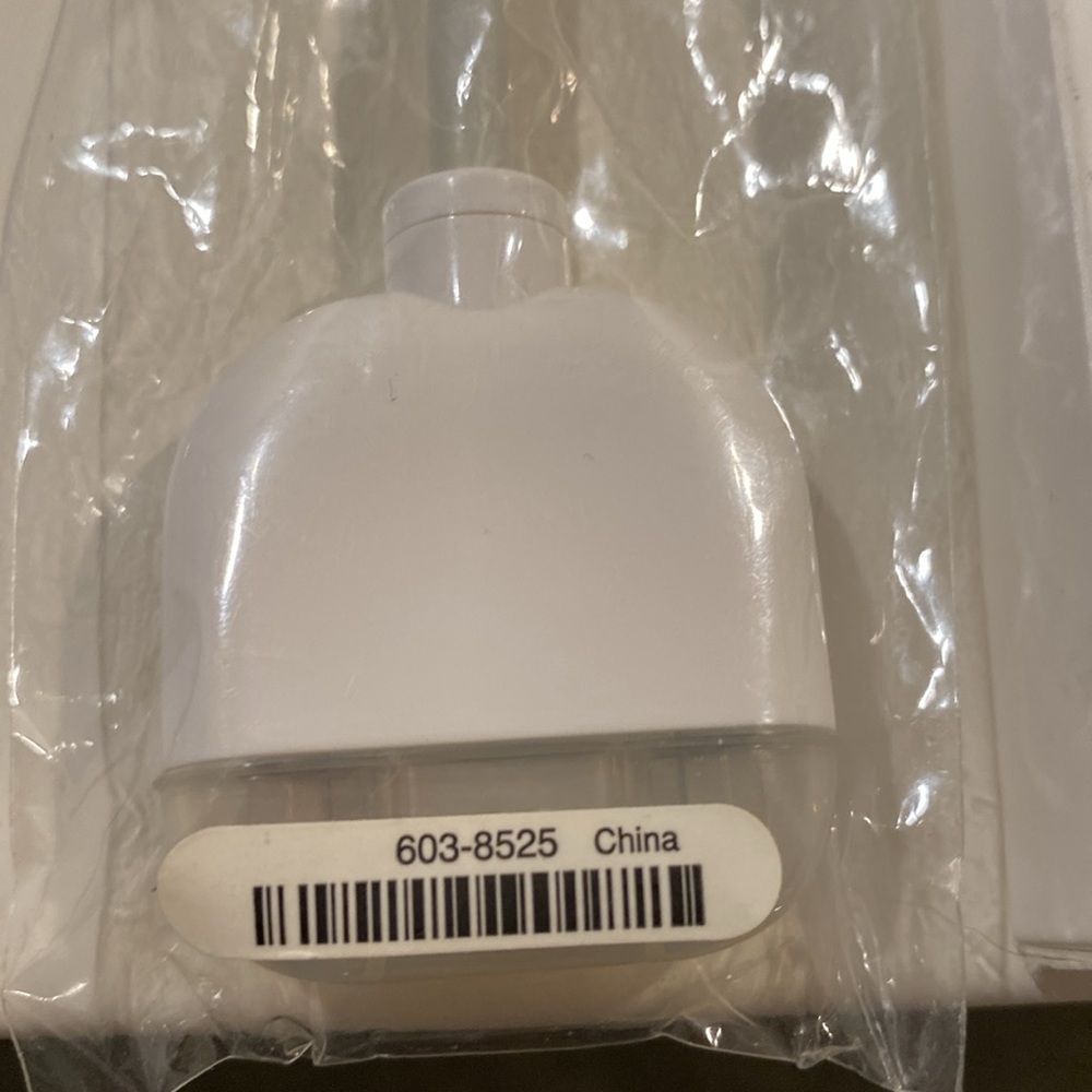 NEW 3x Apple/Mac Products: MC552ZM/B Apple 30-pin, 603-8525 & 603-8471 Adapters - Picture 7 of 13